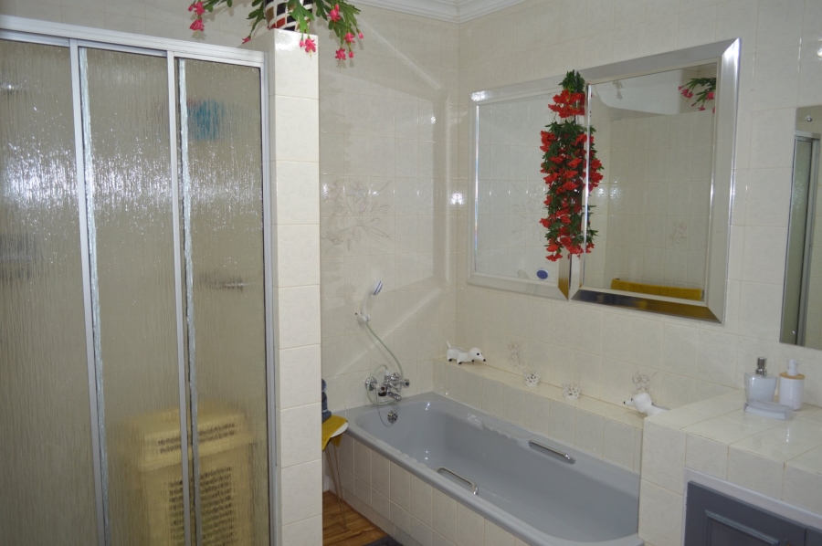 6 Bedroom Property for Sale in Doringkruin North West